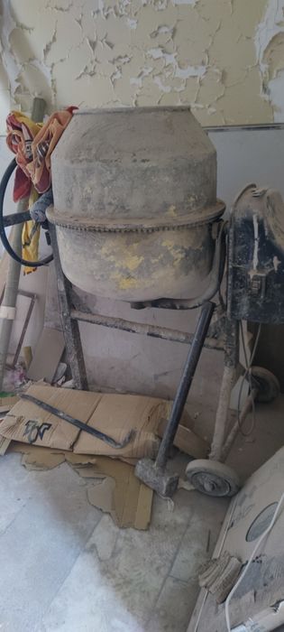 Бетономешалка на 200 литров