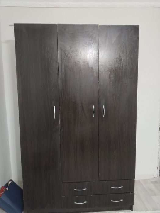 Шкаф  3 есікті бу