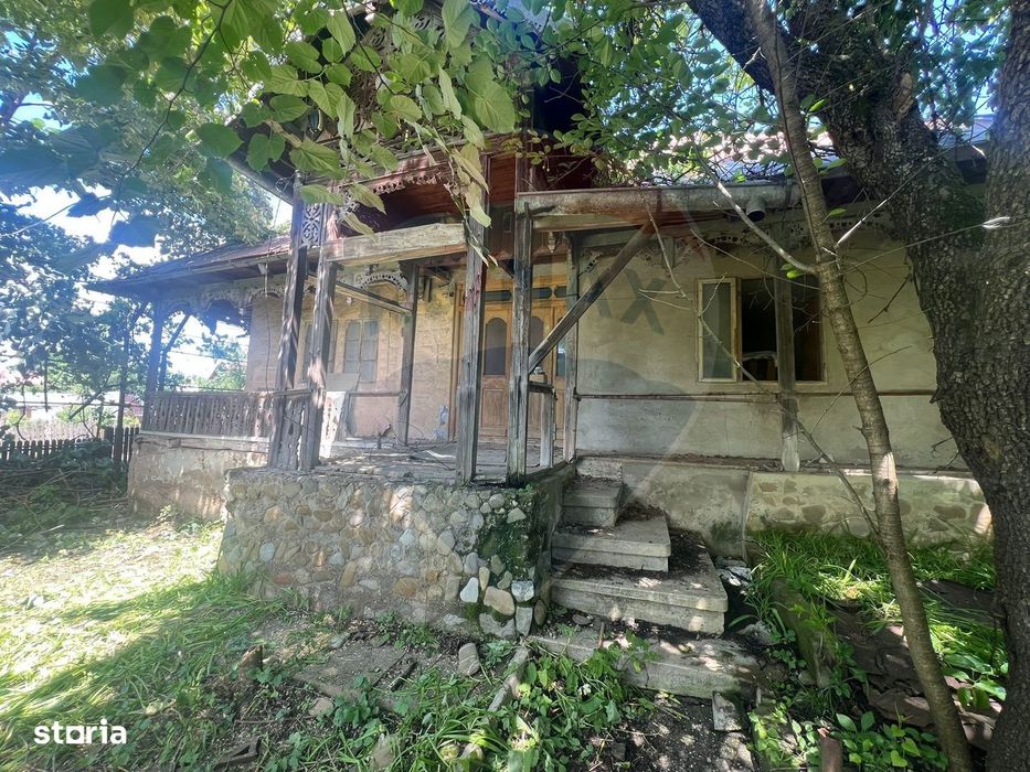 Băicoi | Teren 1000 mp + clădire din zidărie, cu utilitati complete