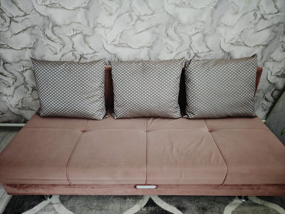 Продам тахту в отличном состоянии