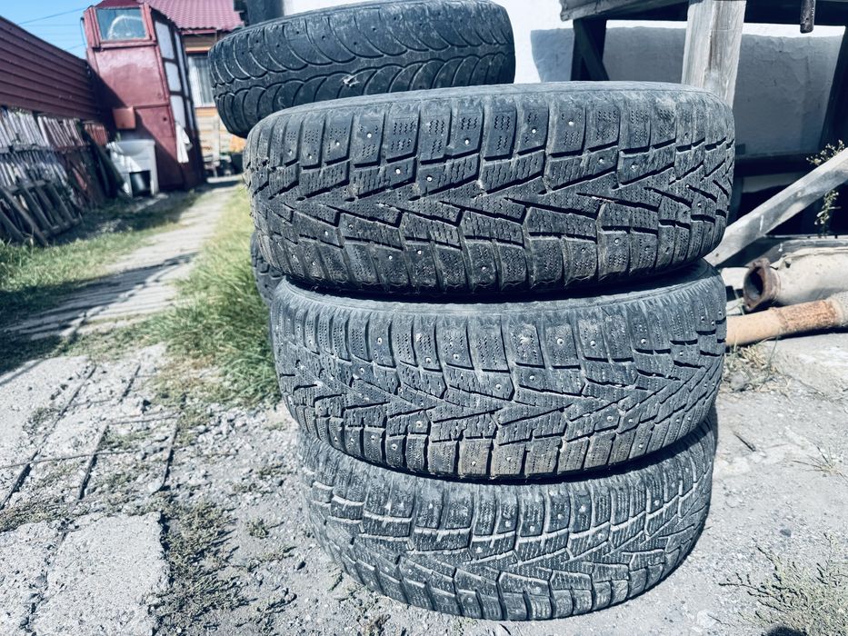 Продам диски с резиноы 15