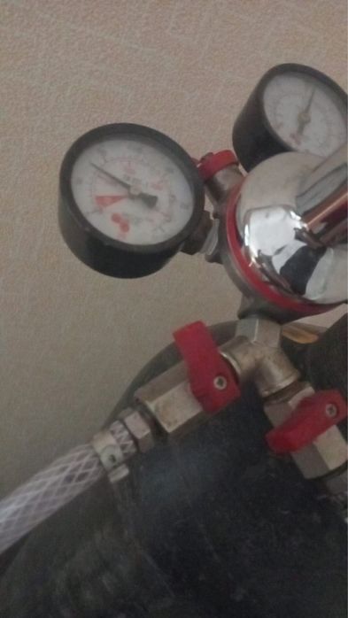 Продам кислородный баллон