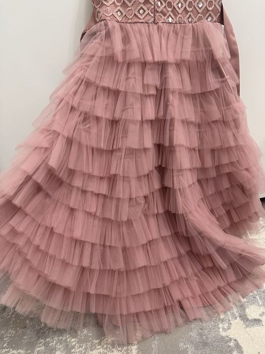 Продам платье 6 лет