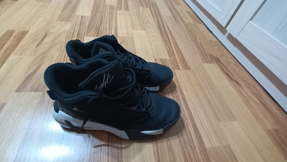 Adidasi jordan originali