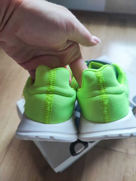 Adidas маратонки 31