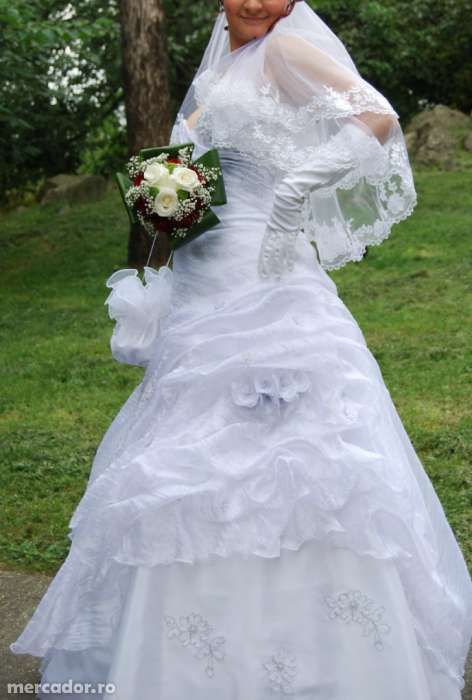 Vand rochie de mireasa deosebita