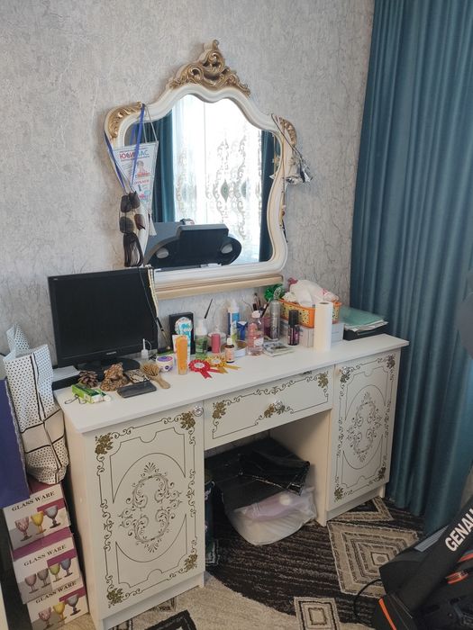 Продам спальный гарнитур