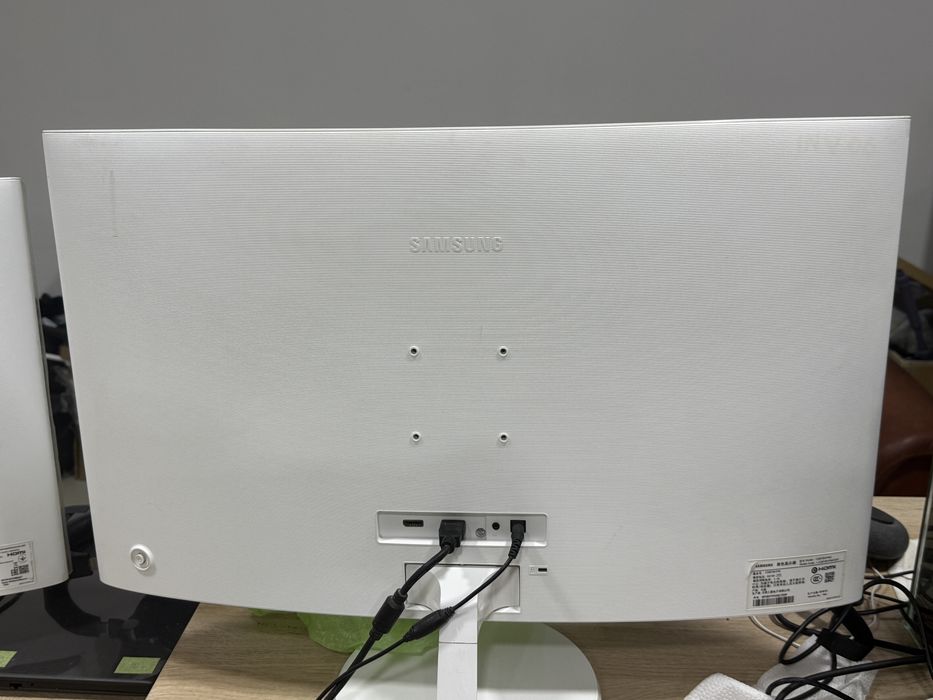 Монитор Samsung curved 32