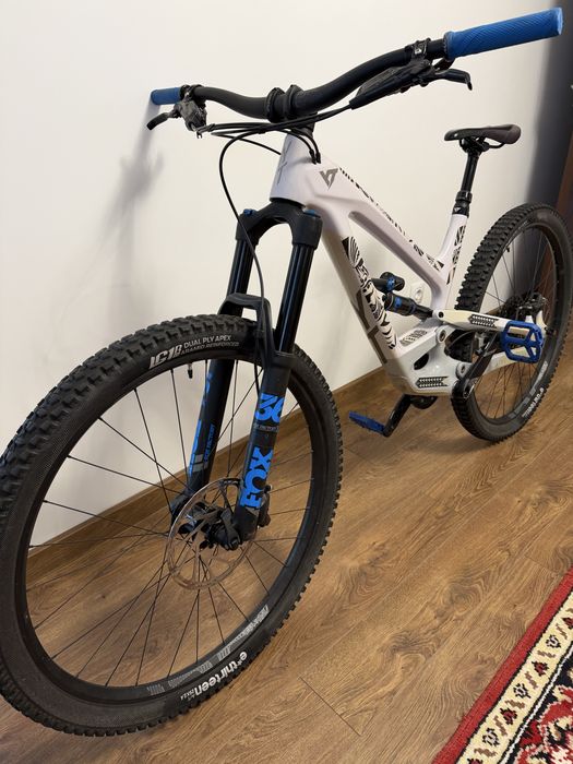 Vand bicicleta YT Capra