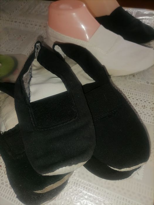 Продам для занятий чёрные чешки
