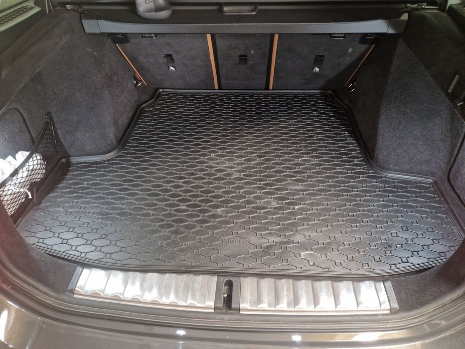 Гумена стелка за багажник BMW G21