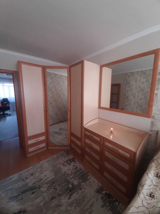 Комод с зеркалом