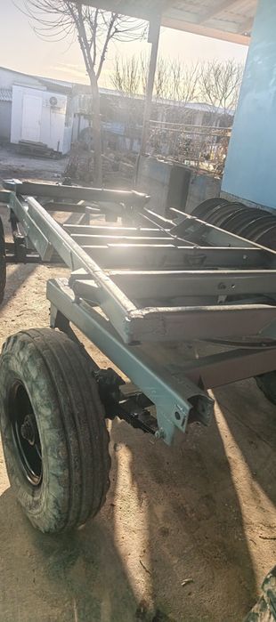 Traktor prseb ramasi sotiladi