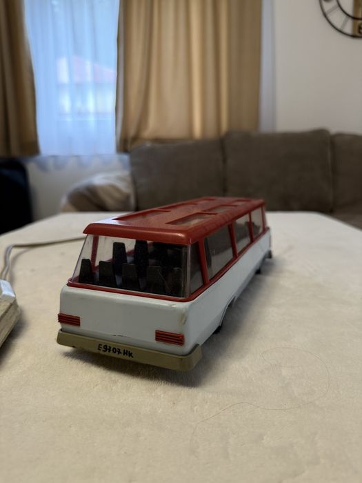 Стар Автобус с жица играчка