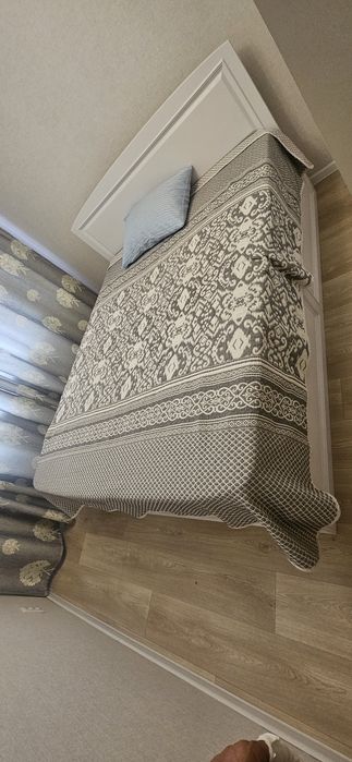 Спальни кровать .