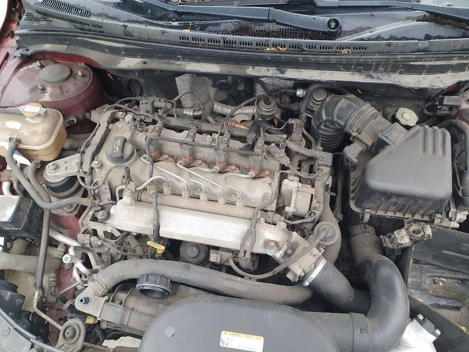 portiera usa stanga dreapta fata spate volan alternator electromotor compresor clima Hyundai i30 motor 1.6crdi dezmembrez