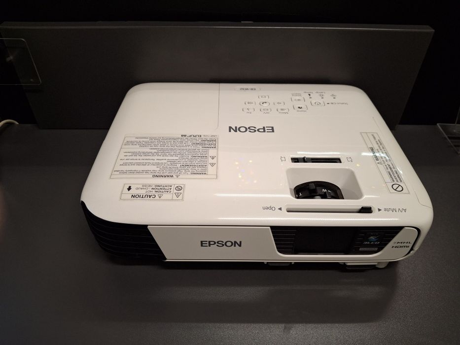 Videoproiector Epson  EB-W32