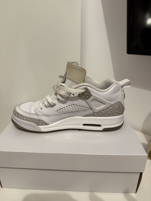 Adidasi jordan 4 spikize