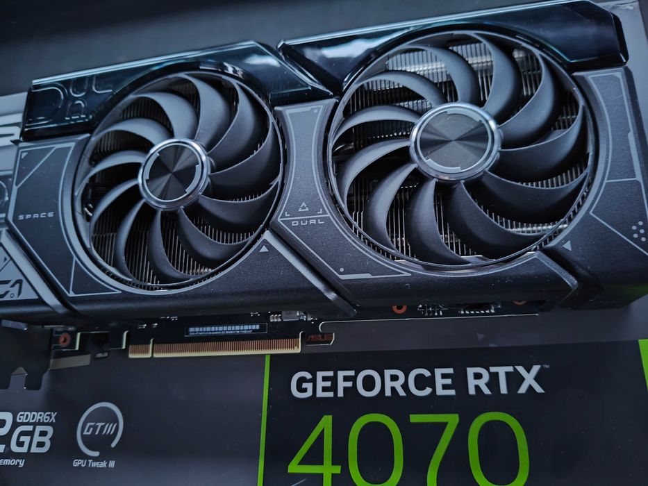 Placa video ASUS RTX 4070 DUAL OC, 12GB (Garantie 03.2027)