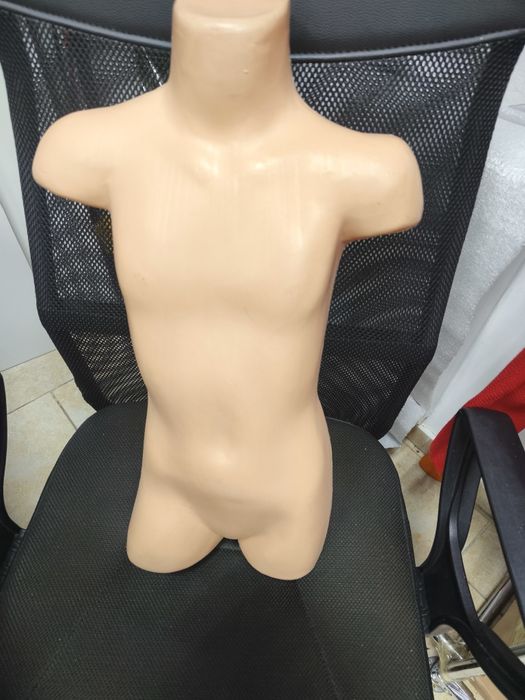 Детский торс в хорошем состоянии