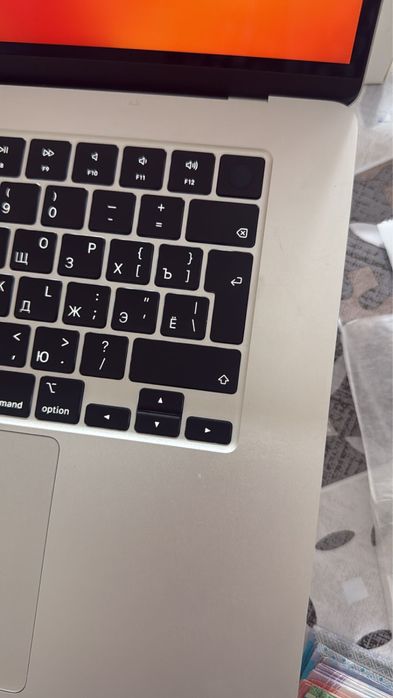 Мак бук Айр 15. Акб 100%