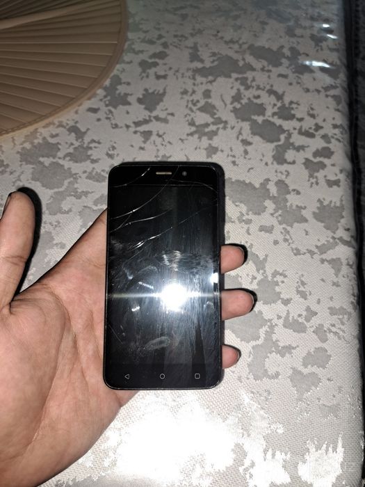 Fly telefoni yaqinda olinganidi ishlamadi ishlidimi yomi bilmadm