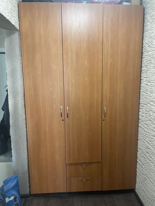 Продается шкаф для одежды