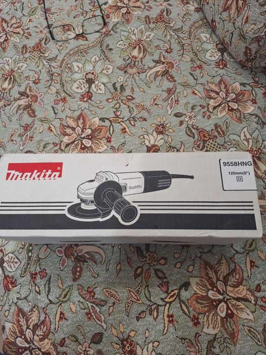 Продам болгарку макита