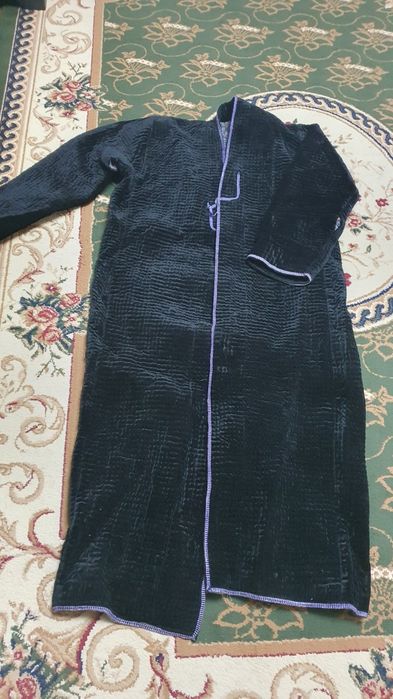 Продам Чапан на каждый день.  Состояние Зор