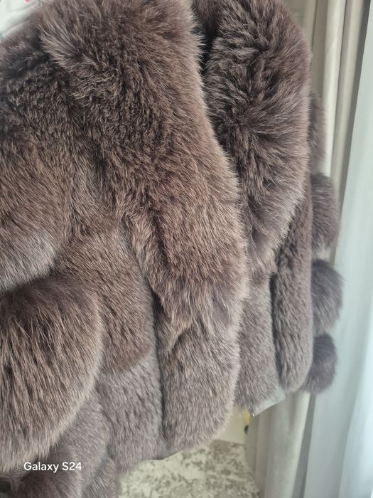 Vând blană naturală vulpe dark brown