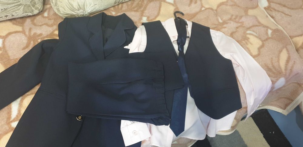 Детски костюм в три части