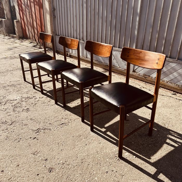 Винтидж италиански столове – комплект 4 бр. – Mid Century