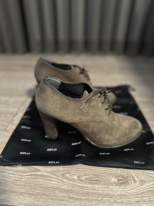 Дамски обувки от естествен велур