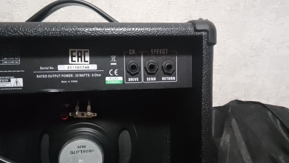 Продам комбо усилитель leem 25ватт