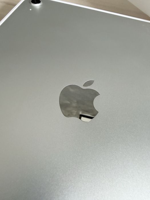 Ipad 10 th, 64GB, folosit foarte puțin