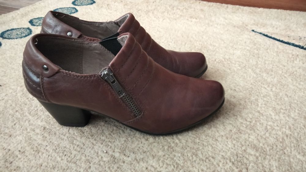 Продам оригинальные кожаные ботильоны.