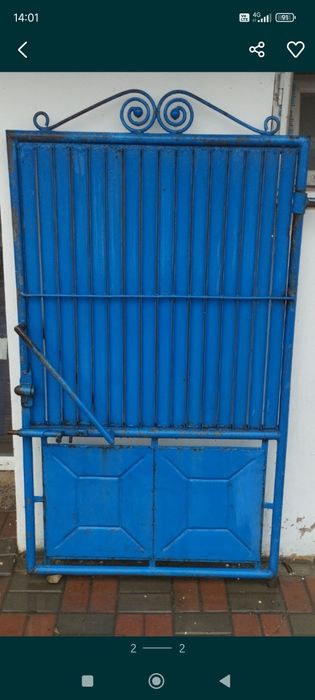 Poartă metalică albastra