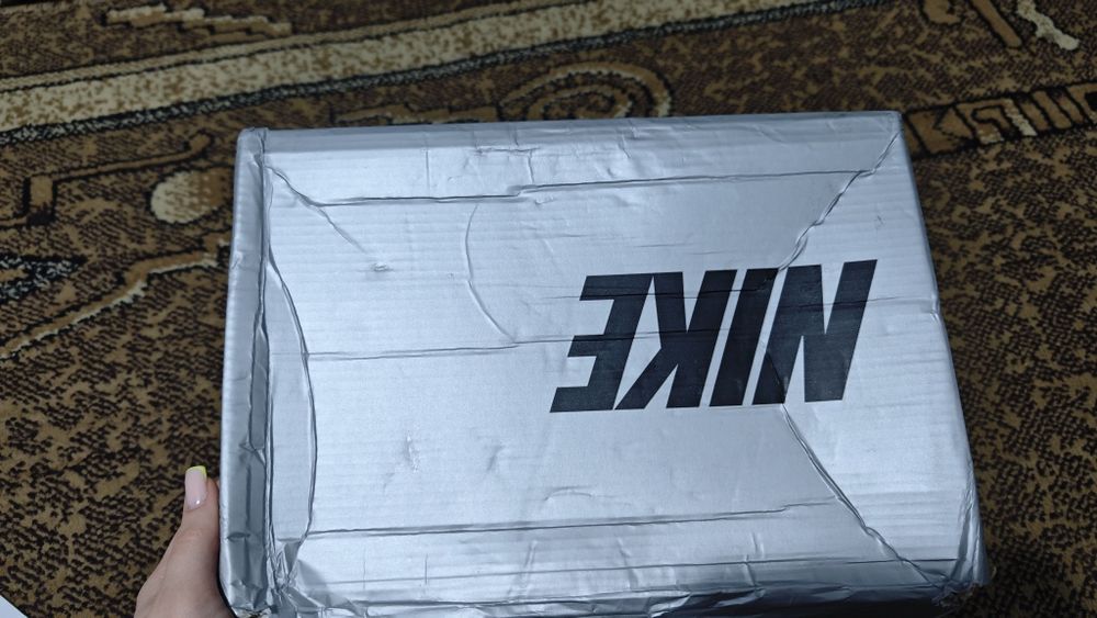 Продам кроссовки Nike новые !