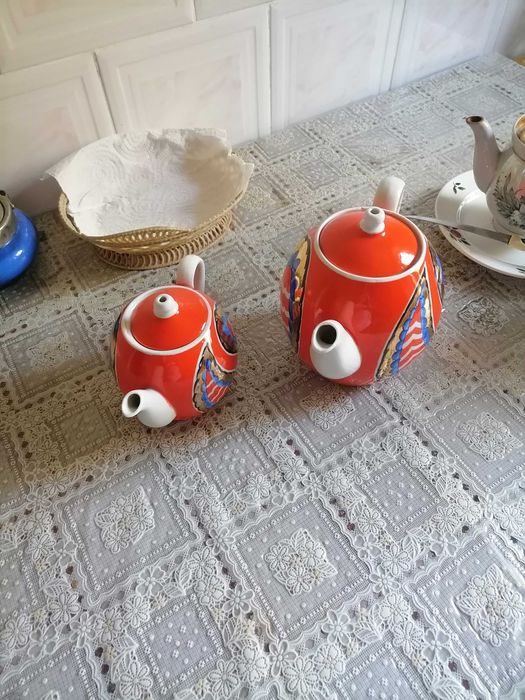 Продам фарфоровый заварник.