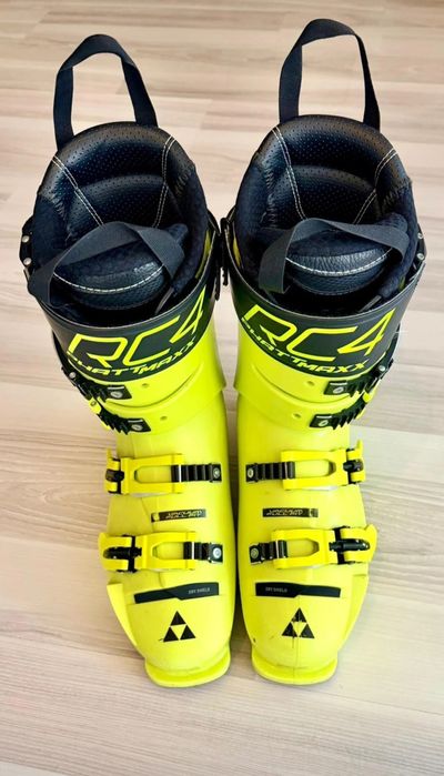 Vând clapari FISCHER Rc 4 - flex 140 masura 27-27.5