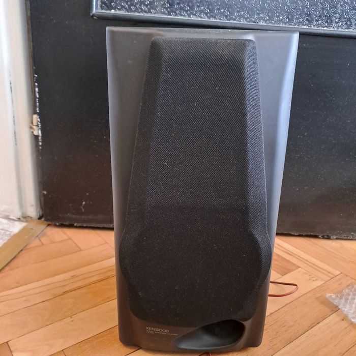 Продавам аудио система KENWOOD с 2 тонколони