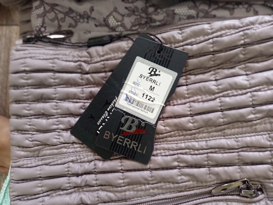 Продам куртки женские