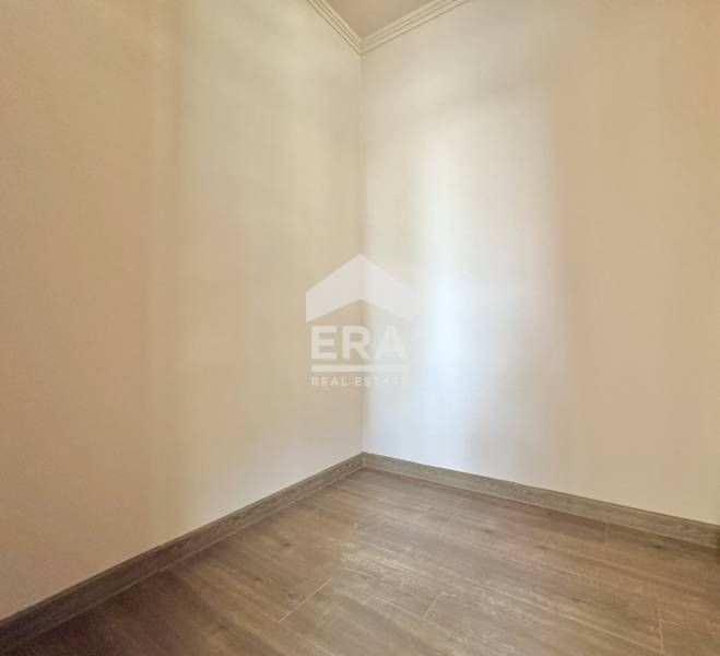 Просторен тристаен апартамент, завършен до ключ, в нова сграда с акт 1