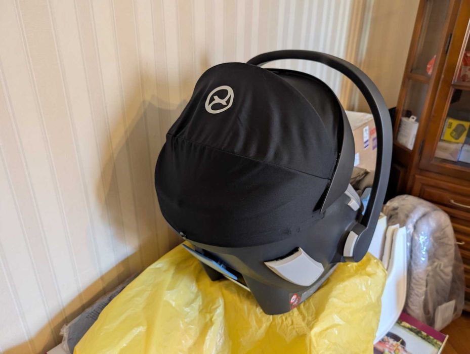 Столче/кошница за кола Cybex с Isofix база, дъждобран и комарник