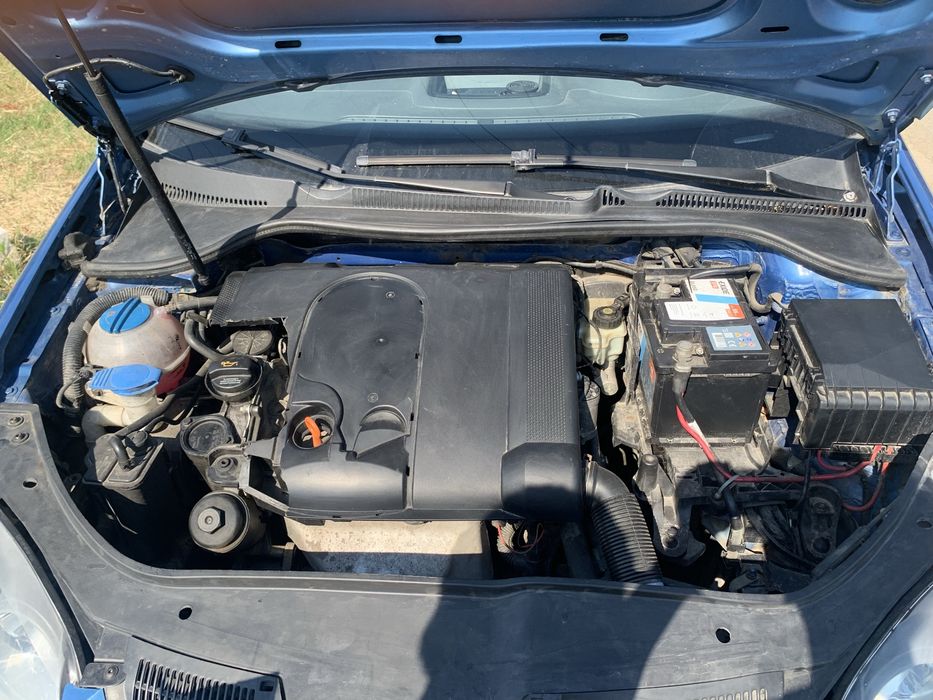 Vand golf 5 2004 1,4 benzina