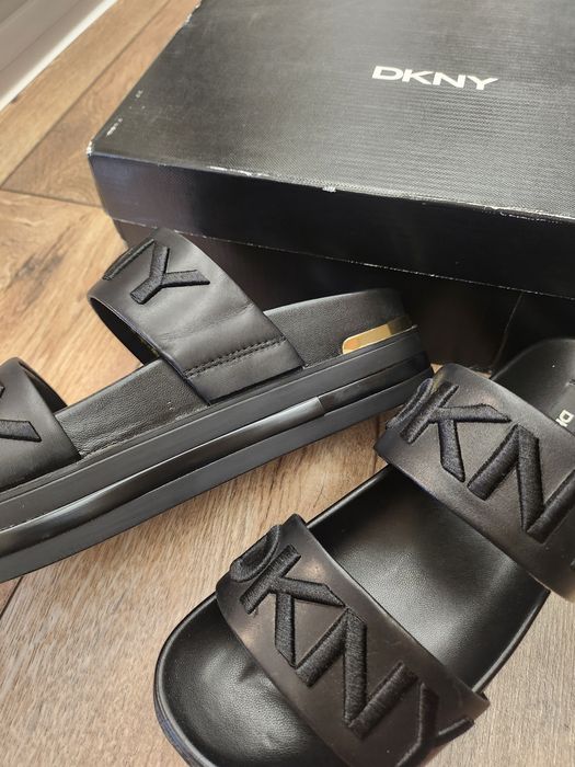 DKNY чехли на плотформа