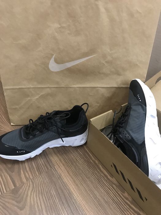Кроссовки ориг Nike React Live 41.5 ru size