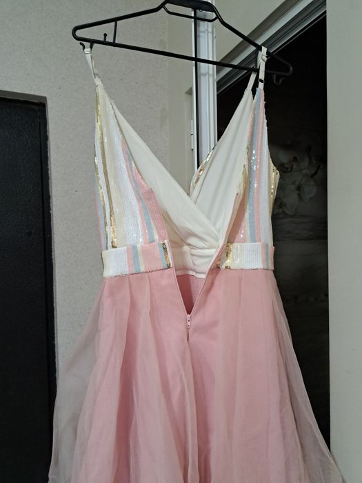 Официална рокля М размер