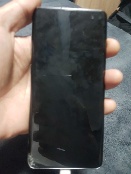 Vand tel s10+ pentru piese de schimb