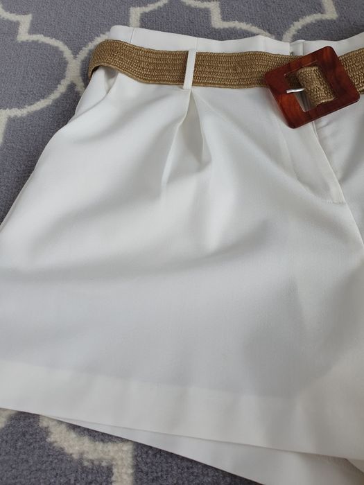 Pantaloni scurti albi